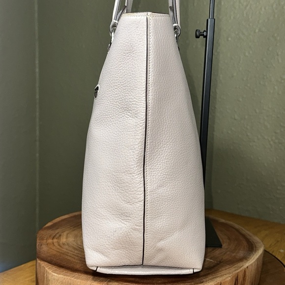 COACH Bay Tote *HTF Color* - Picture 4 of 16